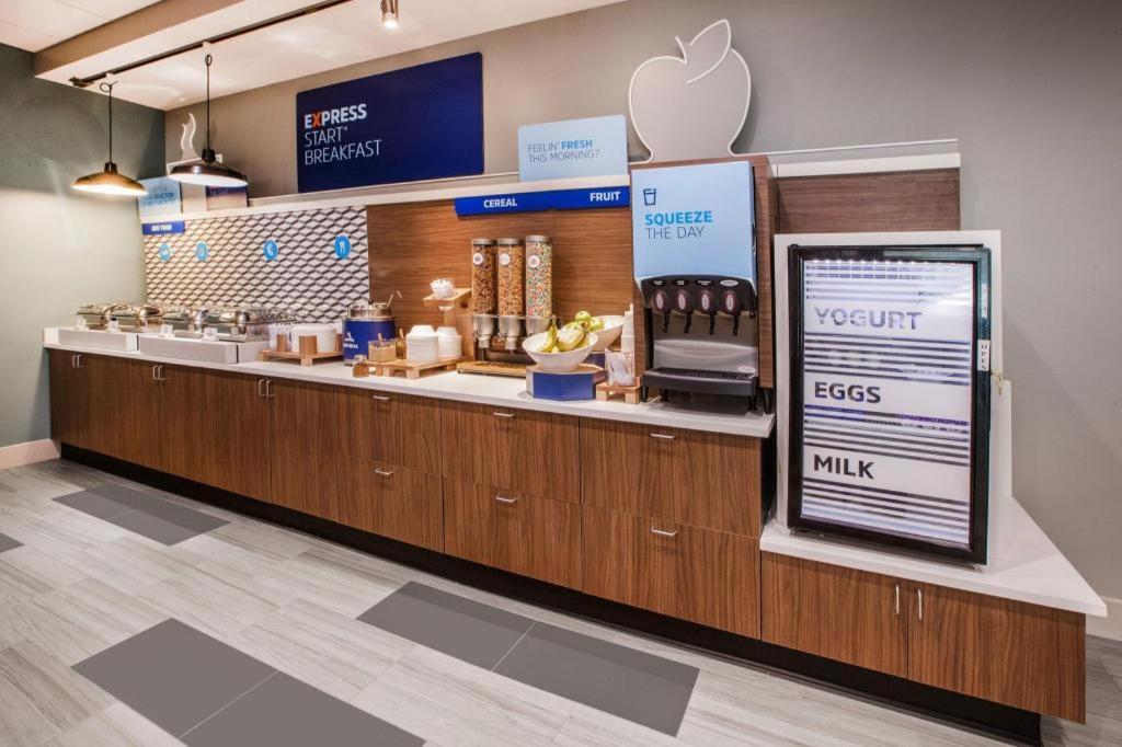 Holiday Inn Express Hotel & Suites Grand Island By Ihg Ngoại thất bức ảnh
